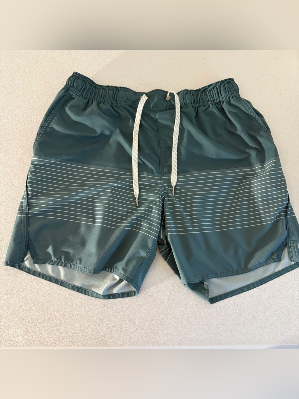 Vuori men’s trail running shorts lined pull on drawstring 7 inch active outdoor
